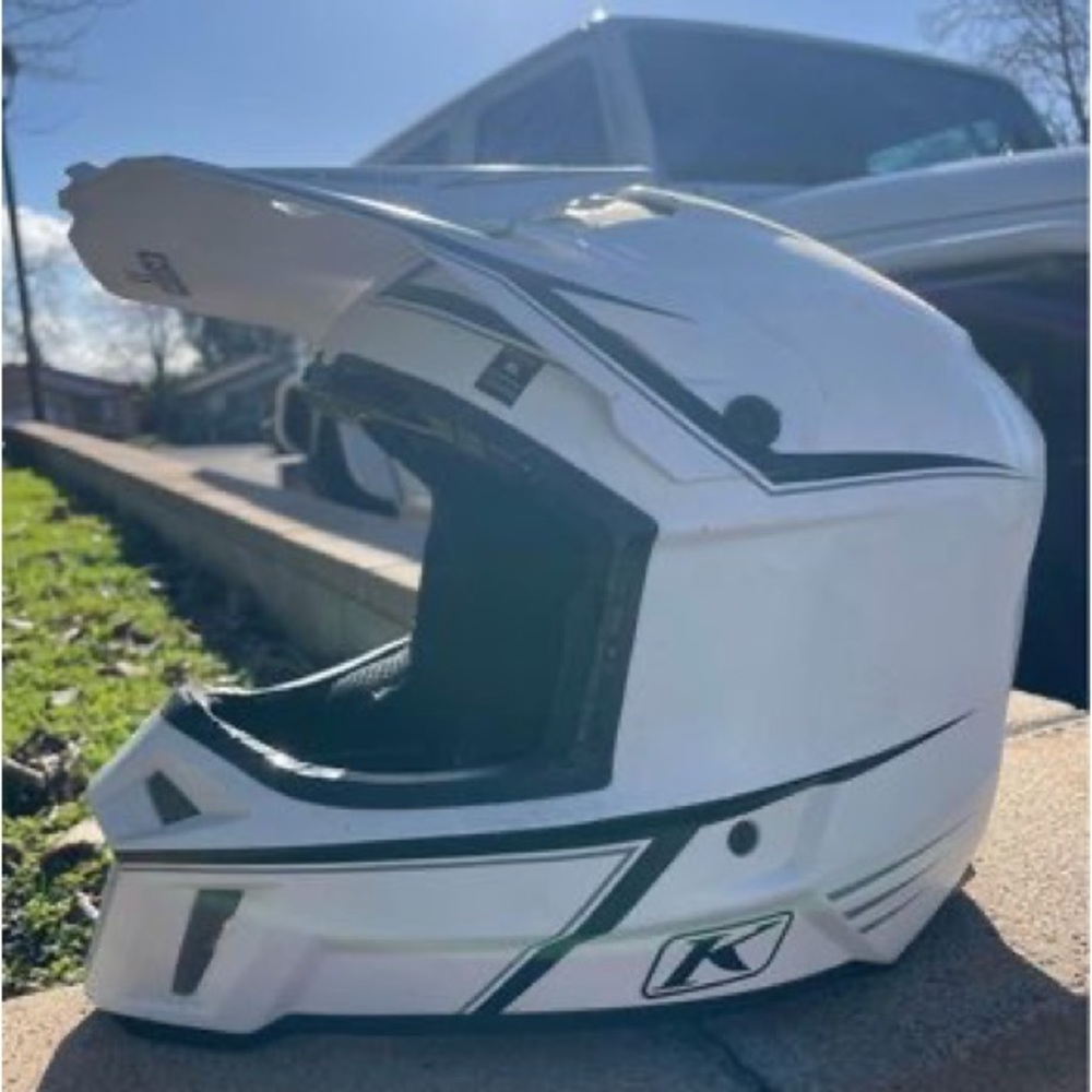 Dirt bike helmet